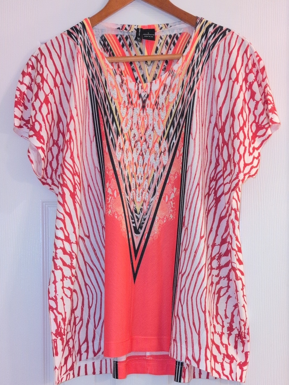 new directions Coral and White Patterned V-Neck Tunic